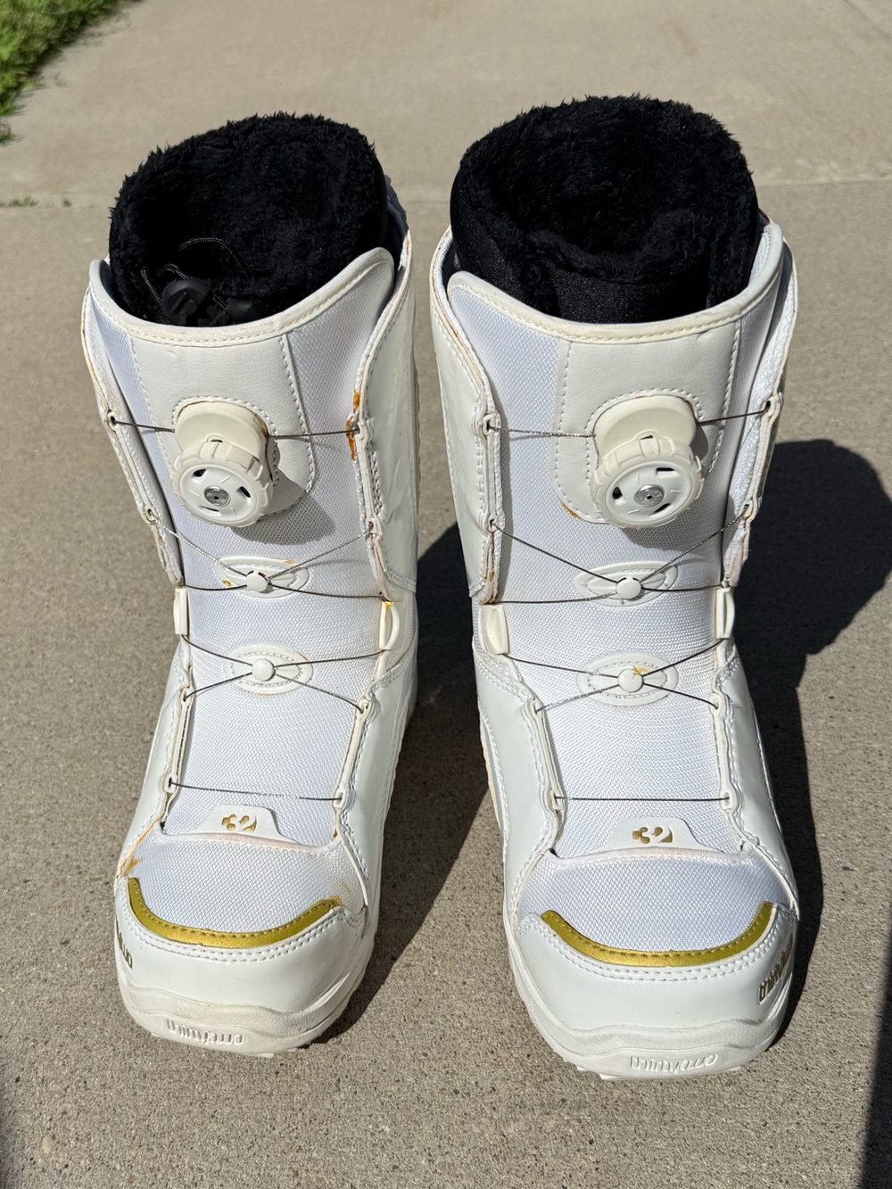 White Women's 32 Snowboard Boots with Boa Lacing